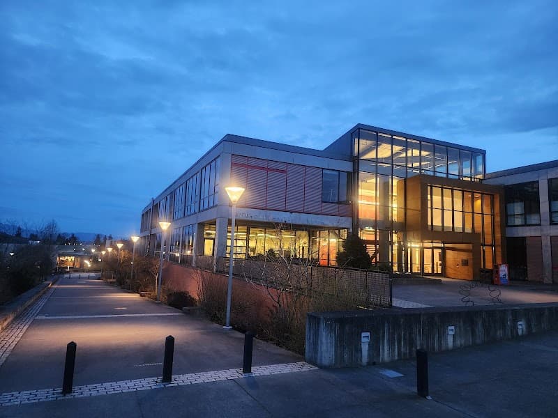Everett Community College - Image 1